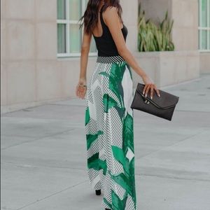 Vici NWOT Curacao Palazzo Palm Pants